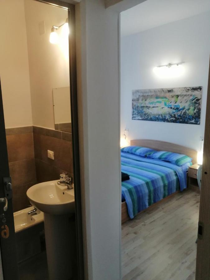 Albergo Blue Fish ألبيسولا سوبيريوري المظهر الخارجي الصورة